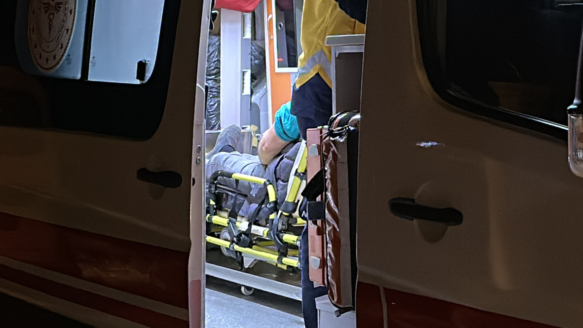 Kütahya’da bir genç annesini darbeden babasını dövdü