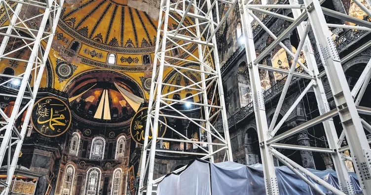 Ayasofya’nın her noktasında çalışma yapıyoruz
