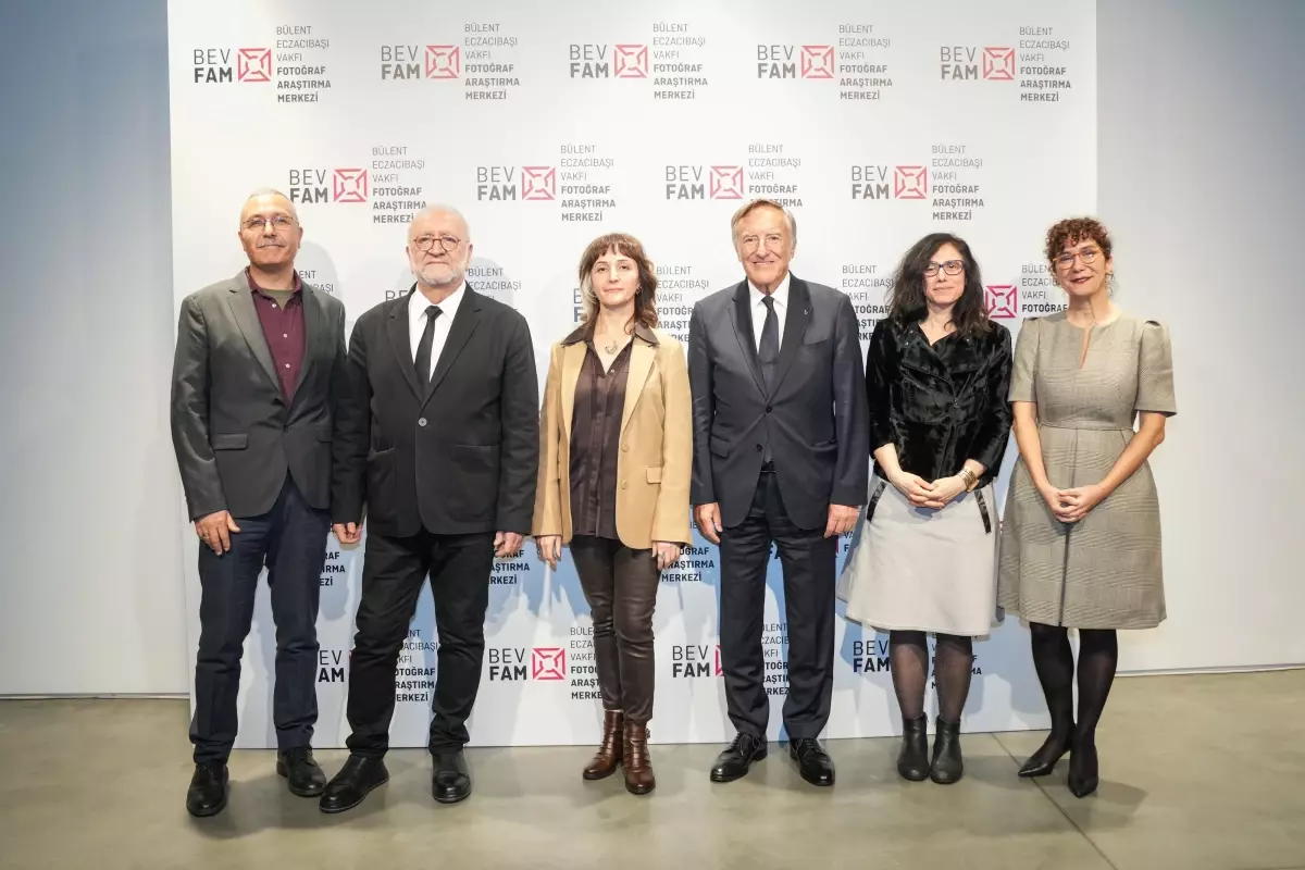 Bülent Eczacıbaşı’ndan Fotoğraf Araştırma Merkezi