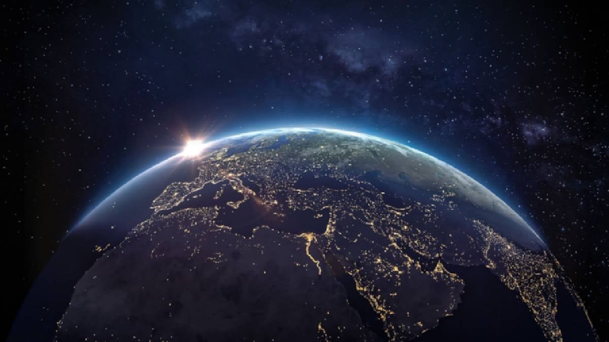 İnsanlık yok olma tehlikesiyle karşı karşıya: Bilim dünyanın ne zaman yok olacağını açıkladı