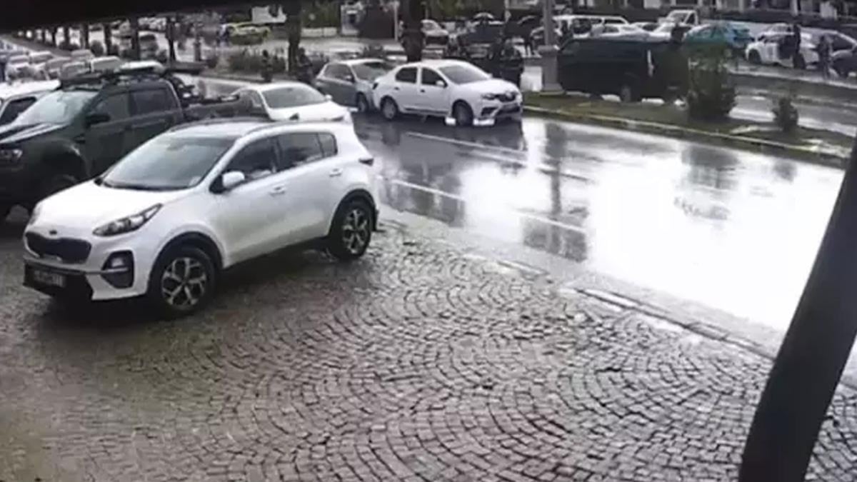 Bodrum’da el freni unutulan otomobil kazaya neden oldu