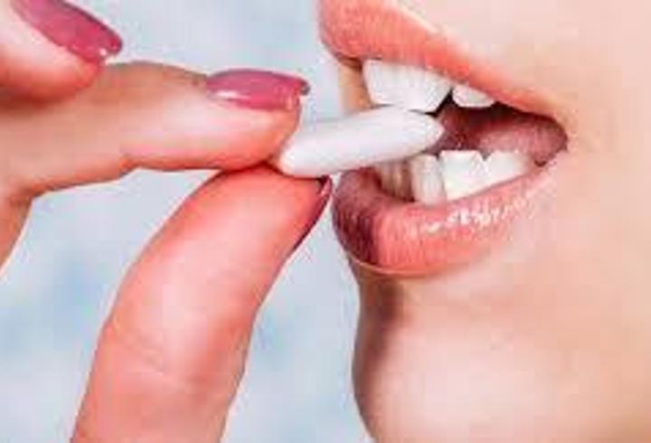 Sakız çiğnemek orucu bozar mı? Diyanet Açıklaması… Oruçluyken sakız çiğnenir mi?