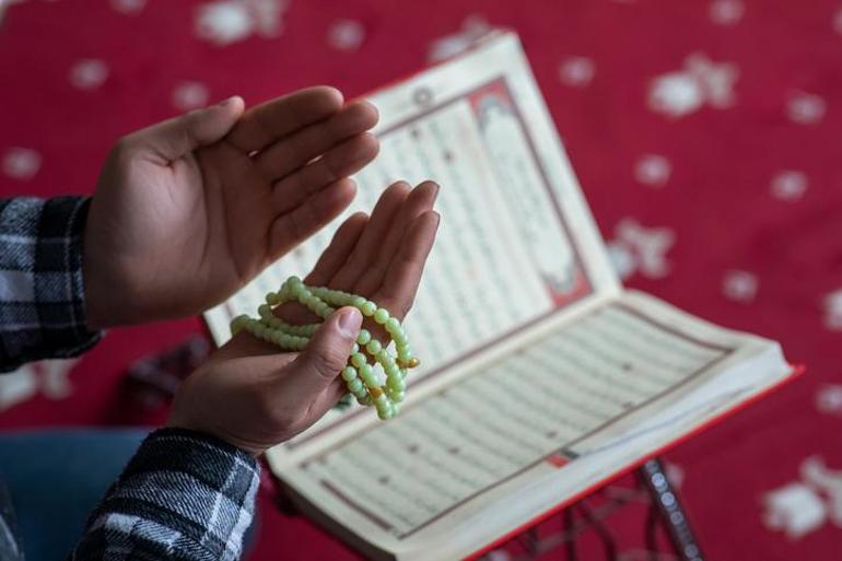 Cuma Suresi 9. 10. 11. Ayetlerinin Arapça ve Türkçe Okunuşu ile Meali: Cuma Suresinin Anlamı ve Fazileti Nedir