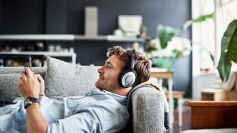 Kulaklık Kullanırken Bu Hata Kalıcı İşitme Kaybına Yol Açabilir İşitme Sağlığınızı Korumak İçin Bilmeniz Gerekenler