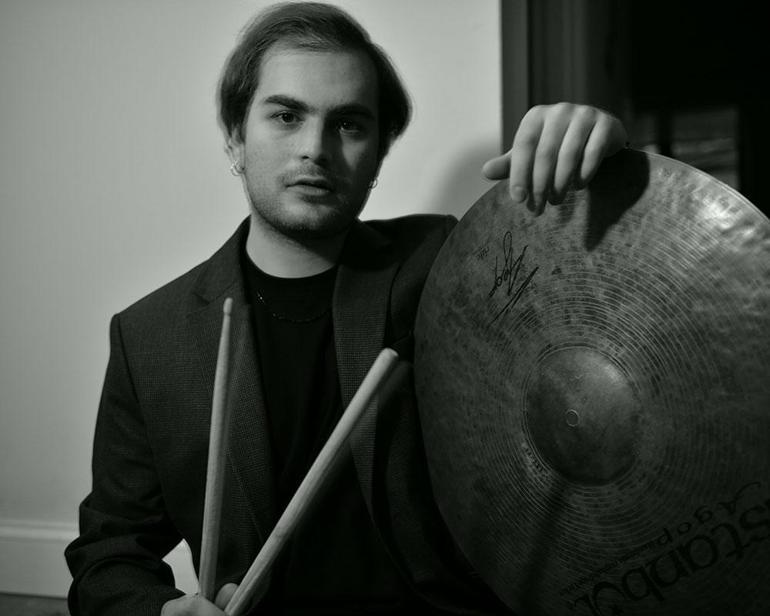 Kerem Seçkin: Trendlerin Ötesinde Bir Müzikal Vizyon