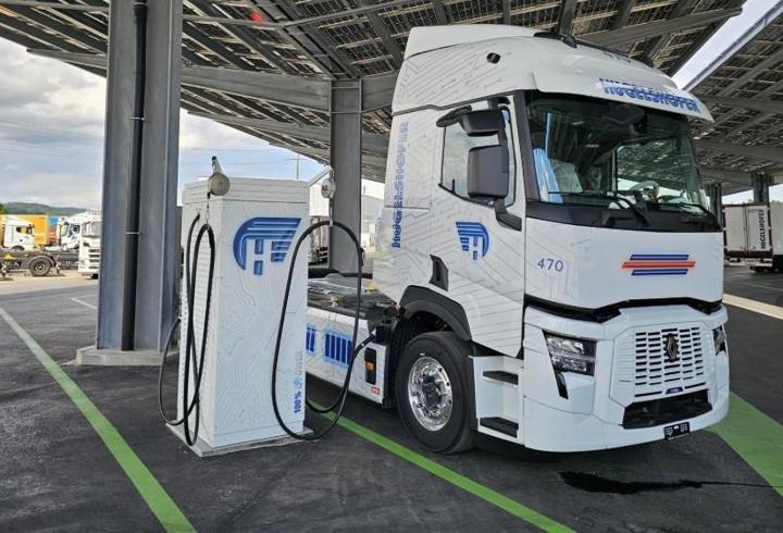 Elektrikli kamyonla 1000 km kat ettiler