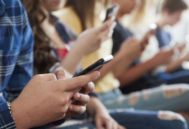 15 yaş altına sanal medya yasaklanacak