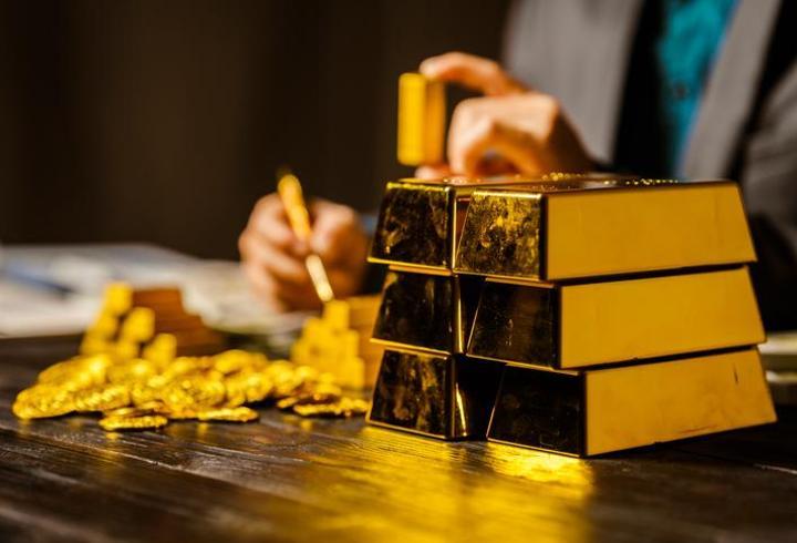 Altın 5 bin dolar eşiğinde denge arıyor, piyasada dalgalanma sürüyor