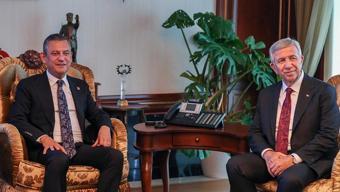 Özgür Özel’in mesajları Mansur Yavaş’ı yakar mı Abdulkadir Selvi kaleme aldı...