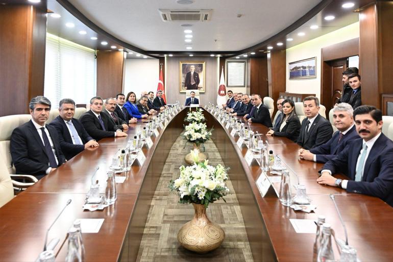 Adalet Bakanı Akın Gürlekten yargı mensuplarına ilk mesaj: Yargılamalar daha kısa sürede bitmeli