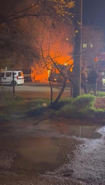 Tartıştığı sevgilisinin ve annesinin araçlarını havaya uçurdu! Yakalandıktan sonra söyledikleri pes dedirtti