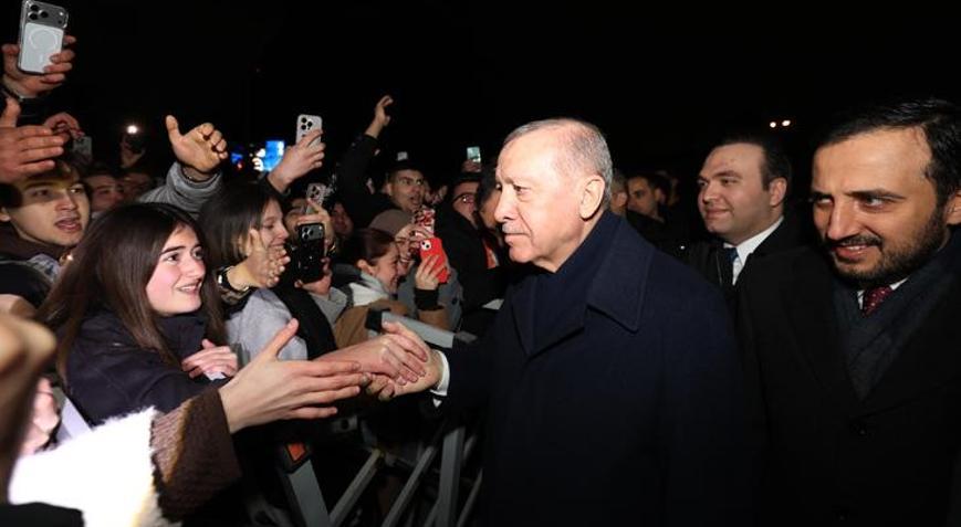 AK Parti’li gençler Cumhurbaşkanı Erdoğan’ın doğum gününü kutladı