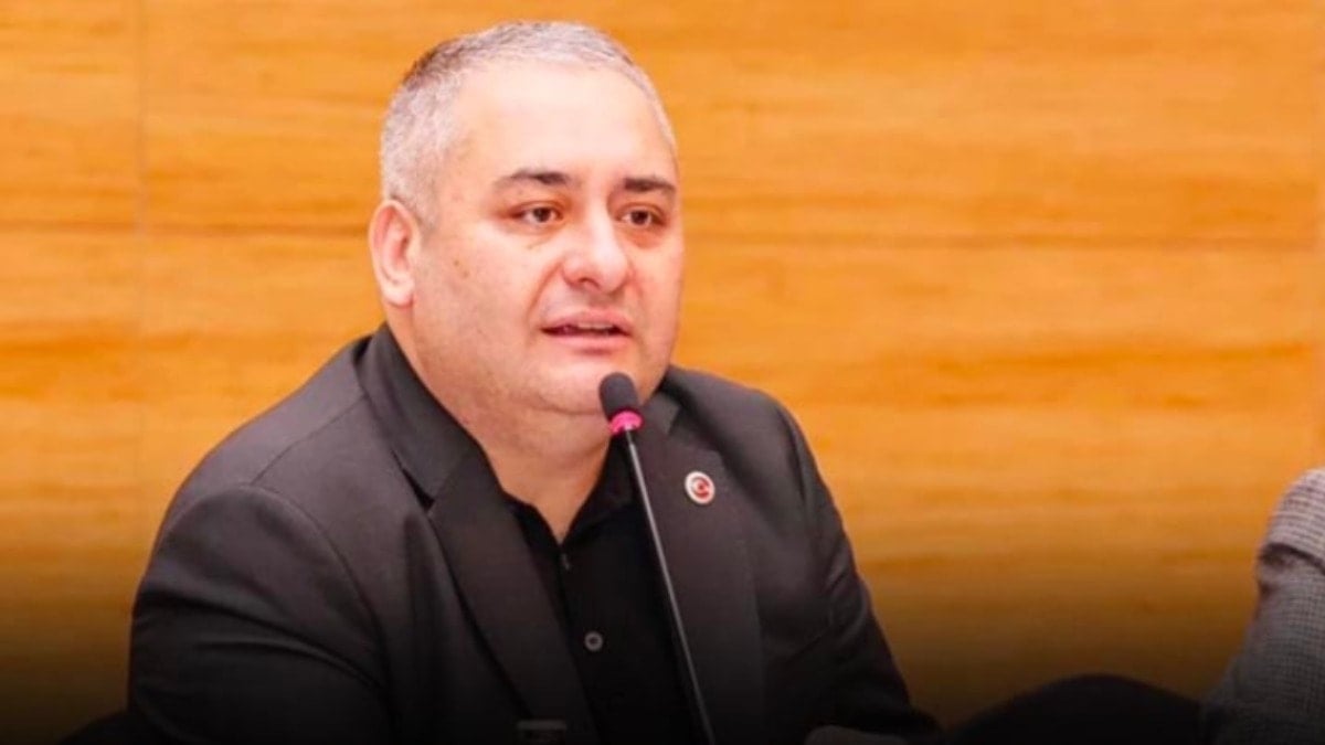 ‘Hangi partiye giderim’ hayalleri suya düştü! ‘Siyasi karantina’ya alındığını AKP’li isim duyurdu