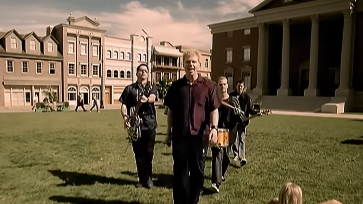 Punk efsanesi 20 yıl sonra İstanbul’da konser verecek