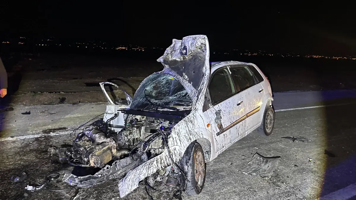 Adana’da iki otomobil çarpıştı: 2 yaralı