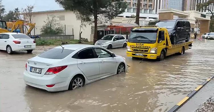 Antalya’ya sel uyarısı: 5 ilçede eğitim tatil edildi!