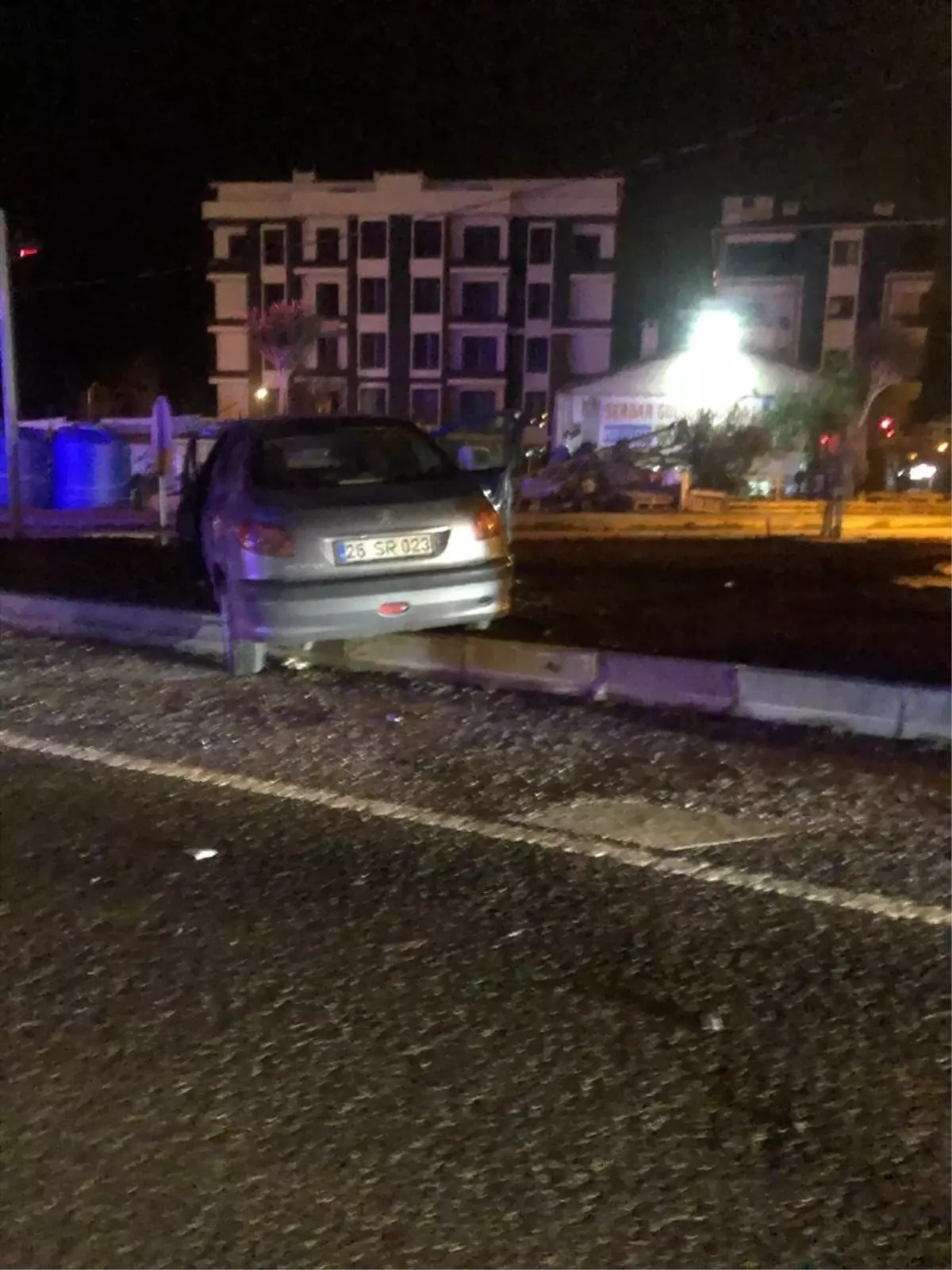 Balıkesir’de iki otomobilin çarpıştığı kazada 4 kişi yaralandı