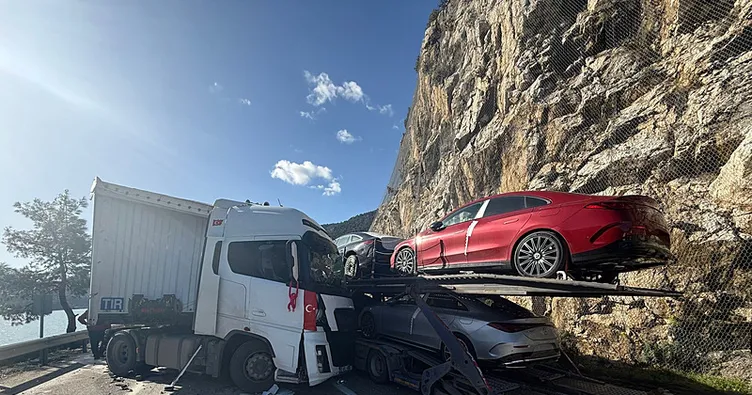 Burdur’da feci kaza: İki TIR birbirine ok gibi saplandı! 1’i ağır 2 yaralı