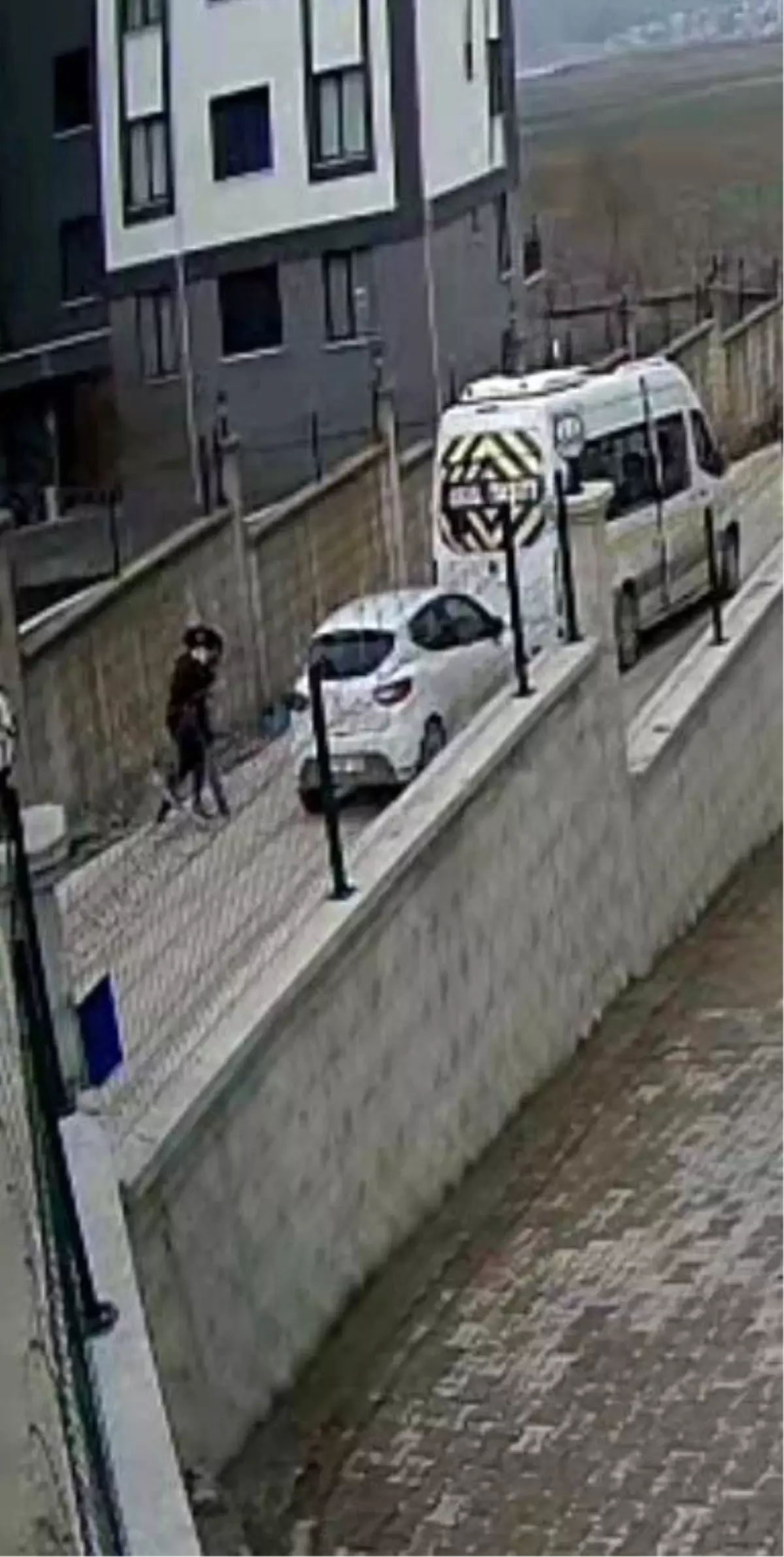 Bursa’da kaza yapan sürücülerin kavgası kameralara yansıdı