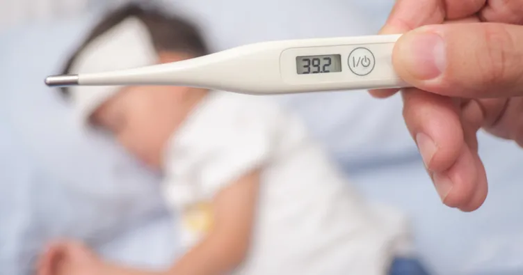 Çocuğunuzun ateşi varsa sakın bunu yapmayın! Meğer yıllardır yanlış biliniyormuş…