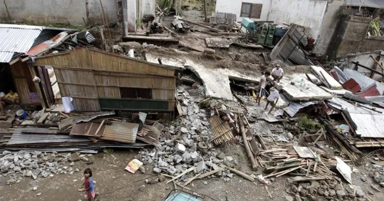 Filipinler’de tropikal fırtına felaketi! Heyelanda 4 kişi hayatını kaybetti