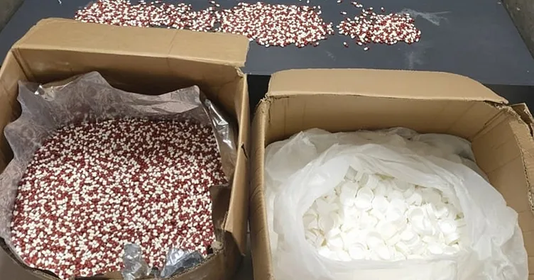 İzmir’de uyuşturucu tacirlerine geçit verilmedi: 104 bin 40 sentetik ecza ele geçirildi!