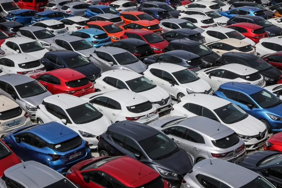 Kiralık araçlarla ilgili yönetmelik sil baştan değişiyor: Kilometre, depozito, yaş sınırı…