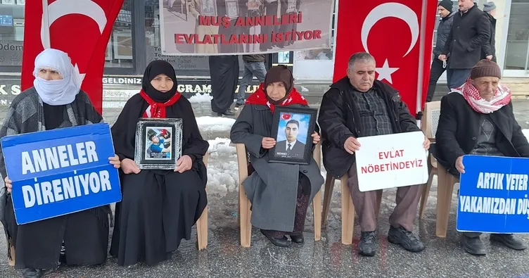 Muşlu ailelerin kar altında eylemleri sürdü