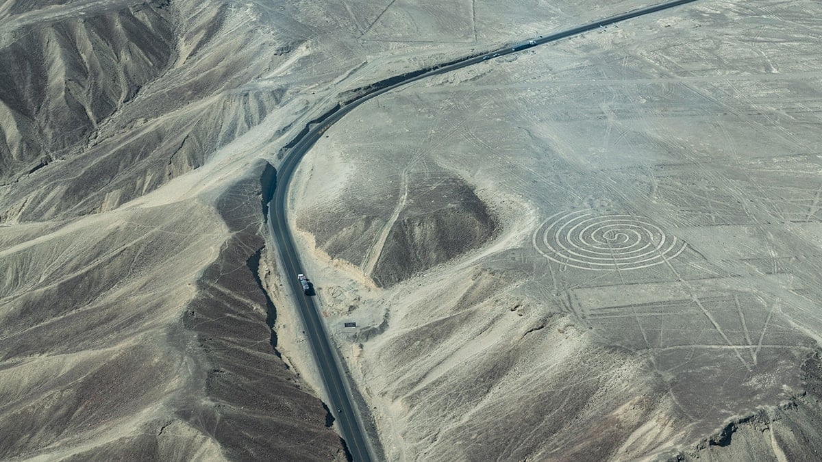 Kıtaları birleştiren dev otoyol: Tek bir noktada duruyor