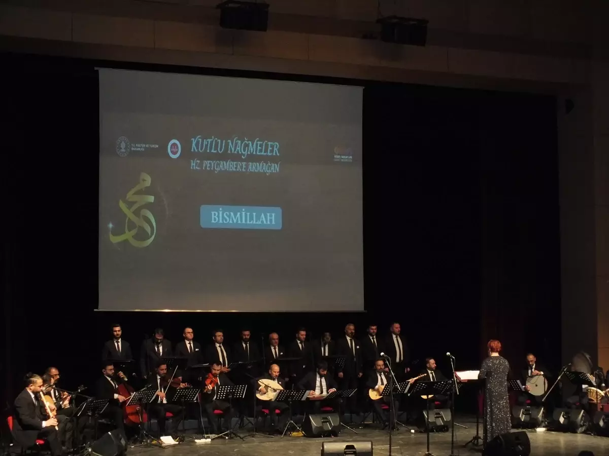 Sivas’ta Devlet THM Korosu sanatçıları konser verdi