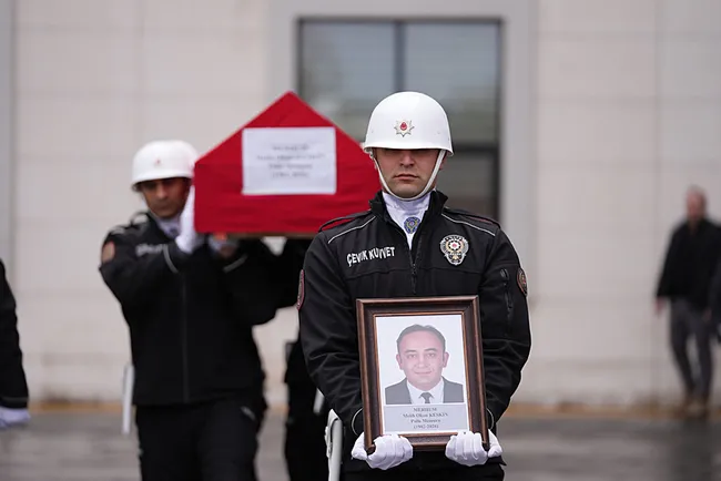 son-dakika-tuvturk-istasyonundaki-vahsette-yeni-gelisme-polis-memuru-melih-okan-keskin-katledilmisti-darbedenl-1770549954091.jpeg (800×534)