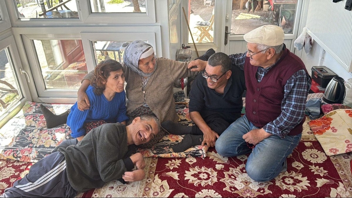 52 yıldır, engelli 3 çocuklarına bakıyorlar: Evlatlarımın bir dediğini iki yapmıyorum