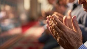 Cuma namazı nasıl kılınır Cuma namazı kaç rekattır Adım adım Cuma namazı kılınışı...