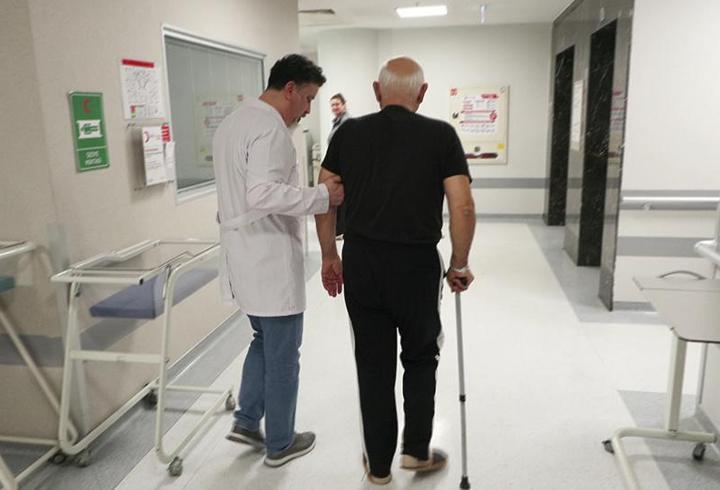 “Belden anestezi”yle hayata tutundu