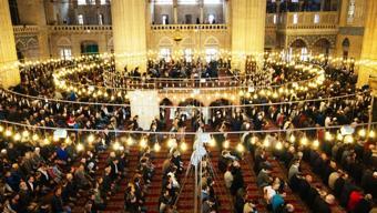 BAYRAM NAMAZI KAÇTA 2026 Ramazan Bayramı Namazı Kaçta Kılınacak İstanbul, Ankara, İzmir Bayram Namazı Saatleri