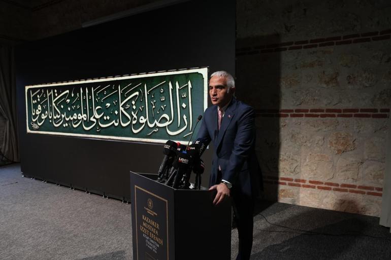 Ayasofya’nın hattatı Kazasker Mustafa İzzet Efendiye büyük vefa