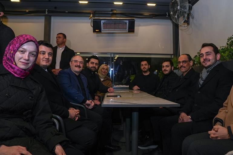 Mustafa Varank ve İbrahim Kalın, sahurda Ankaralılarla buluştu