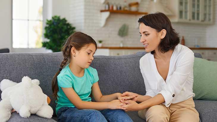 Çocuğunuzda bu sorunlar varsa ‘dikkatsizliğinden” demeyin! Gözlerini karanlıkta test edin