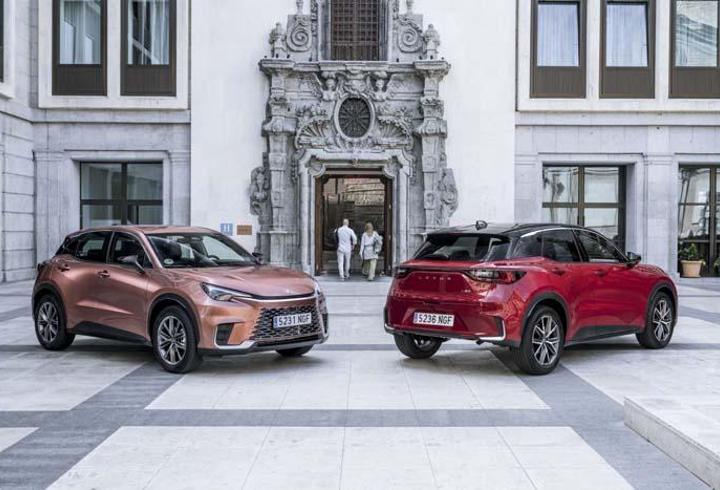 Lexus Türkiye’de 10. yaşına girdi