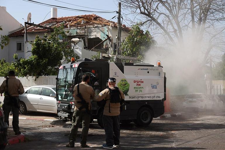 İran füzesi İsraili vurdu: 11 yaralı | CNN TÜRK ekibi yıkımı görüntüledi