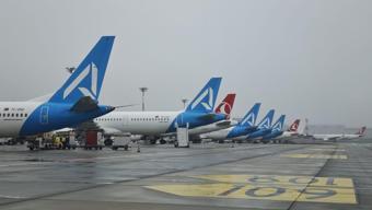 Hava trafiğine sağanak engeli 51 uçak rota değiştirdi