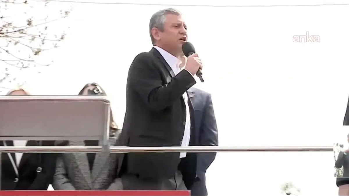 Özgür Özel’den İstiklal Marşı’nın Arapça okunmasına sert tepki