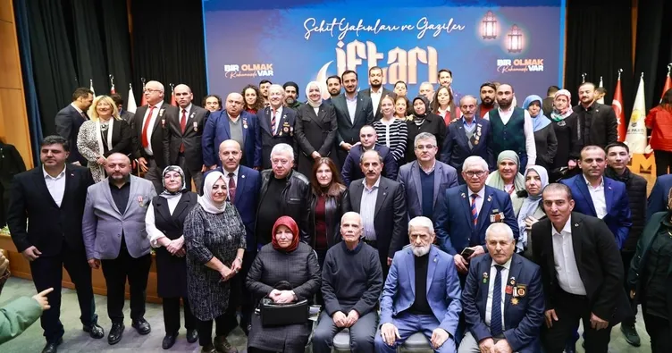 AK Parti İstanbul İl Başkanlığı’nda şehit aileleri ve gaziler ile iftar yapıldı