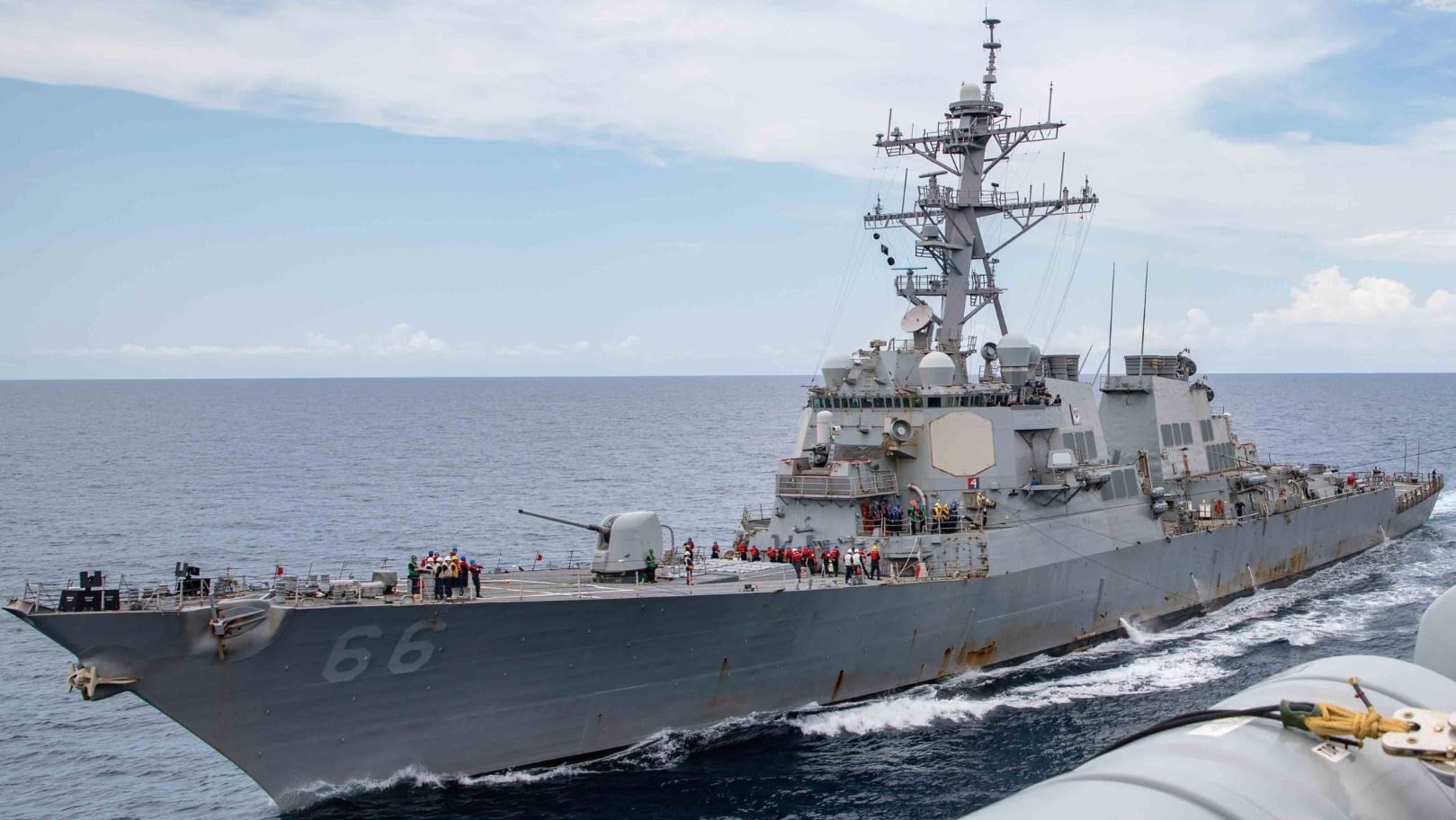 9.600 tonluk dev harp gemisi göreve çıktı!