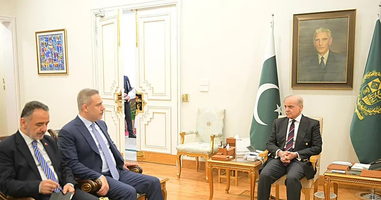 Bakan Fidan, Pakistan Başbakanı Şerif tarafından kabul edildi