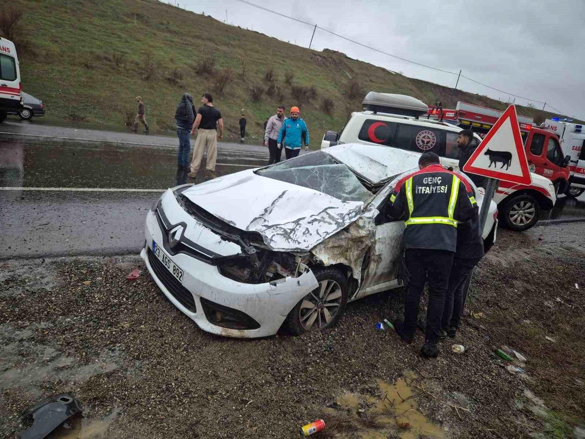 Bingöl’de trafik kazası : 1 ölü 2 yaralı