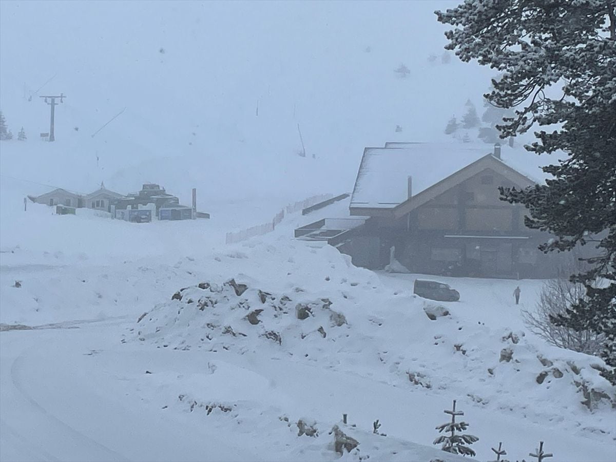 Bolu’nun yüksek kesimlerine kar yağdı