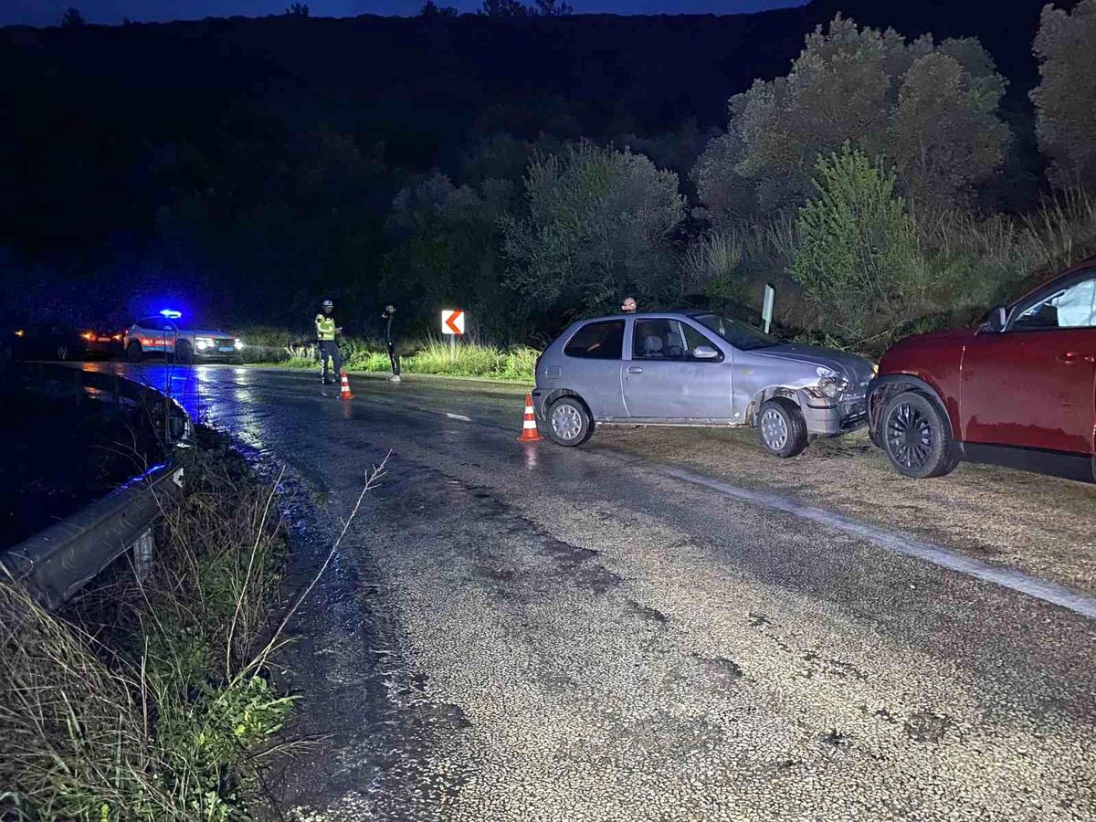 Bursa’da iki otomobil çarpıştı: 1 kişi yaralandı, 11 aylık bebek faciadan döndü