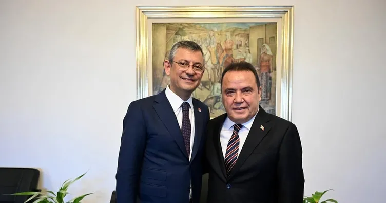 CHP’de panik: Özgür Özel, 4 milletvekilini Böcek’e gönderdi: Böcek’in paylaşımı gerçeği ortaya koydu