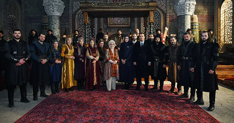 Emine Erdoğan Kuruluş Orhan setinde konuştu! Batı’ya Gazze tepkisi: Soykırımı film izler gibi izlediler